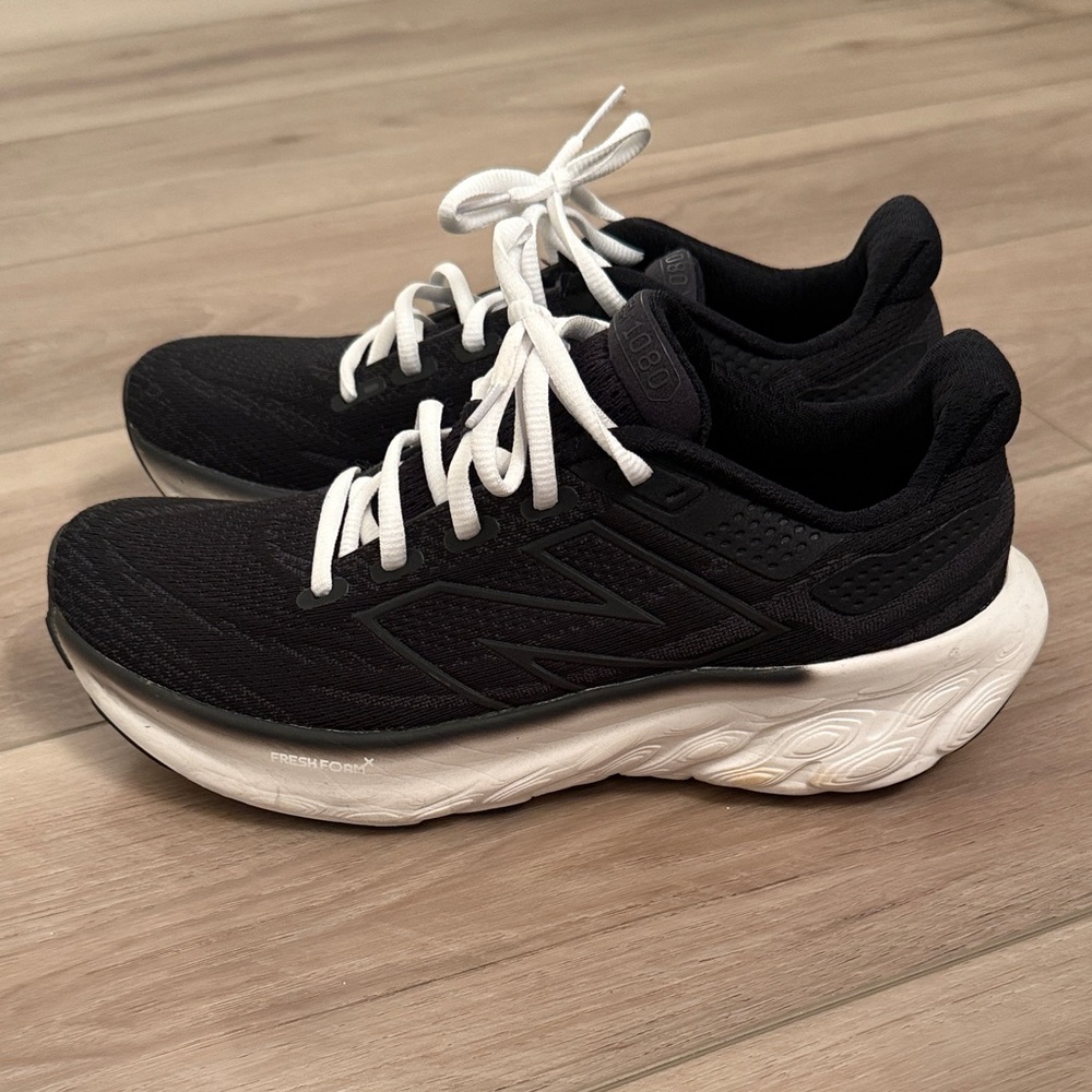 New Balance| Women's Fresh Foam X 1080 V13 Black & White Running Shoes in Size 8 - Picture 3 of 9